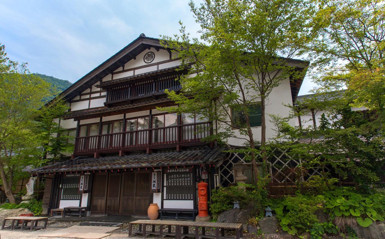 Honke Bankyu Hotel Nikko Bagian luar foto