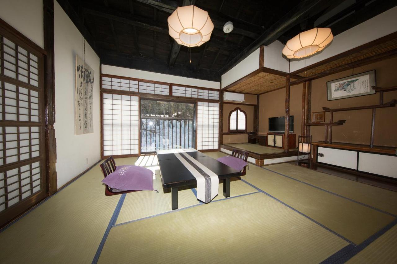 Honke Bankyu Hotel Nikko Bagian luar foto